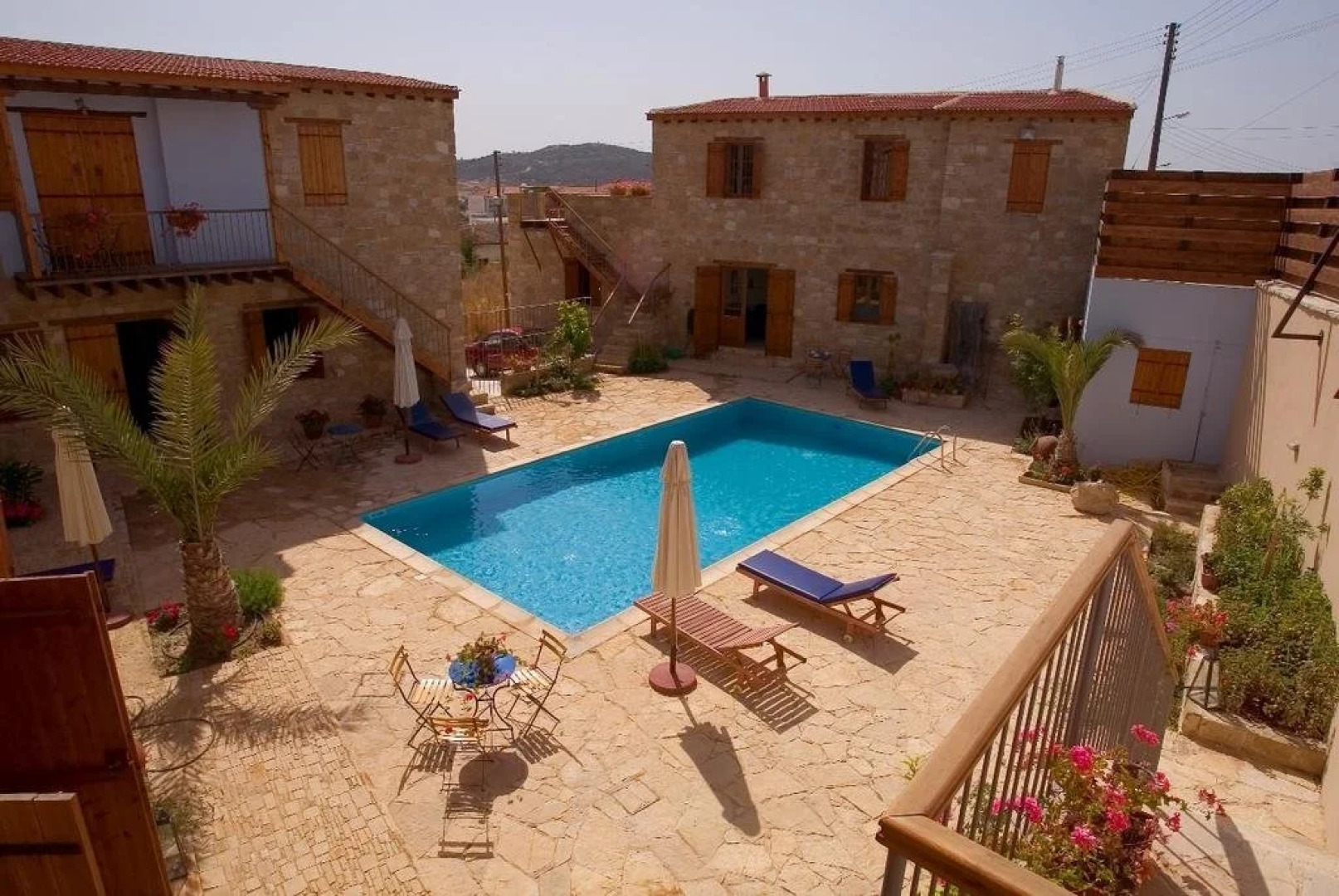 Porfyrios Country House