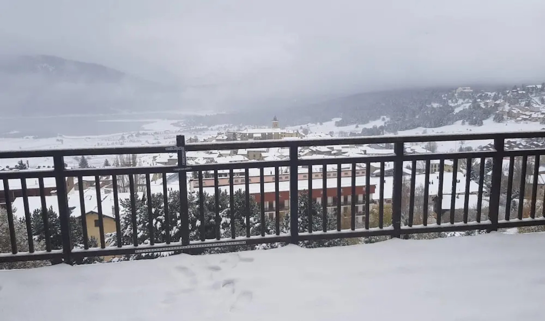 Apartment with One Bedroom in Les Angles, with Wonderful Lake View