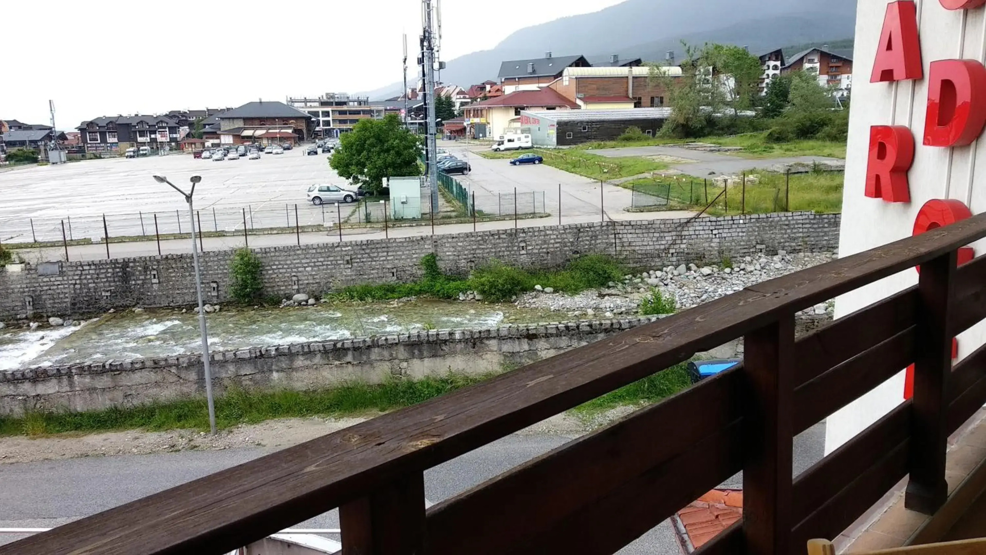 Pine Tree Apartment D34