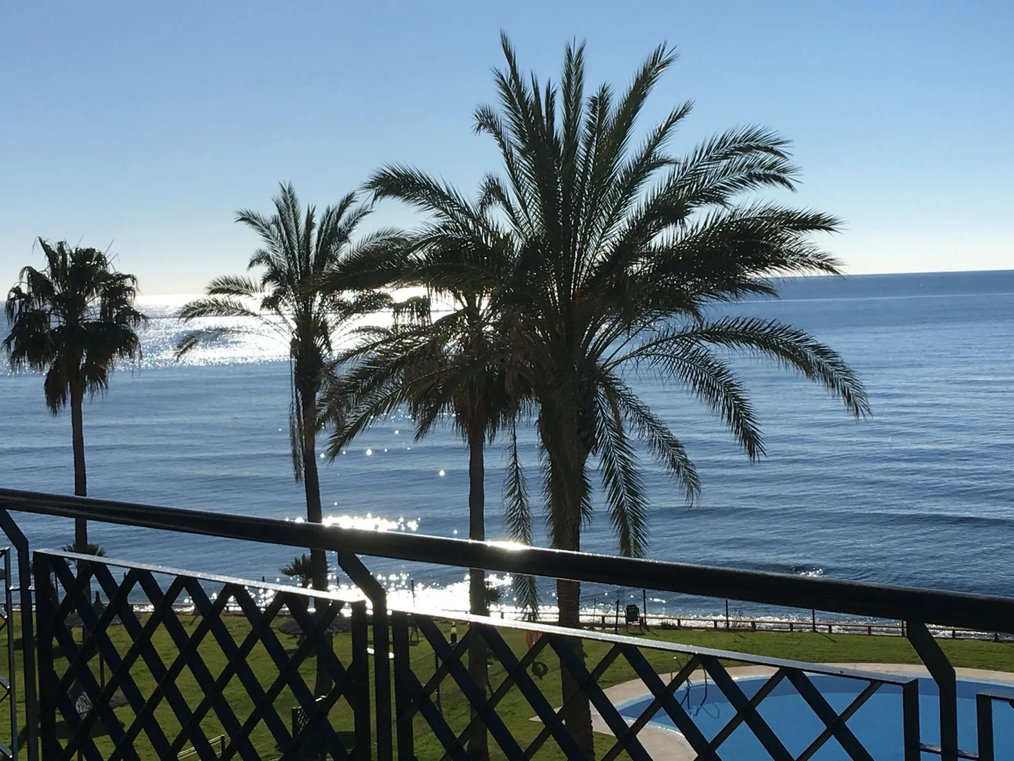 Mi Capricho Beachfront Apartment - Sitio de Calahonda