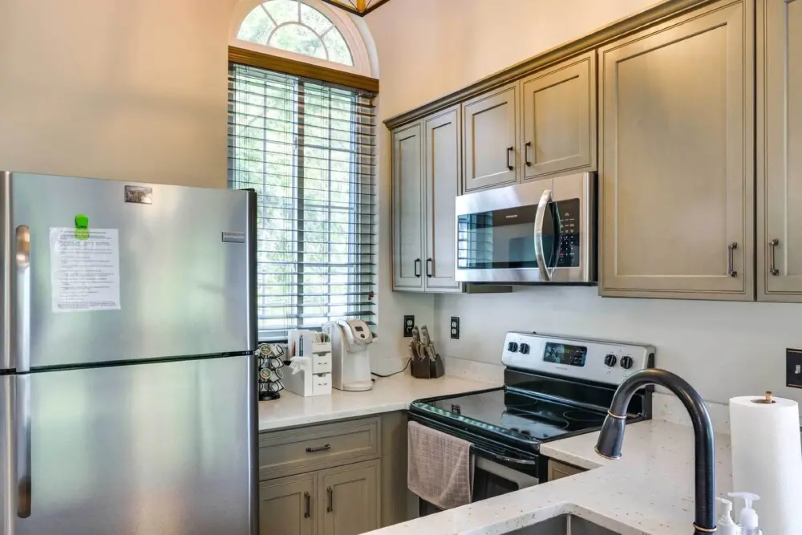 Somerset Townhome w/ Deck < 2 Mi to Ski Lift!