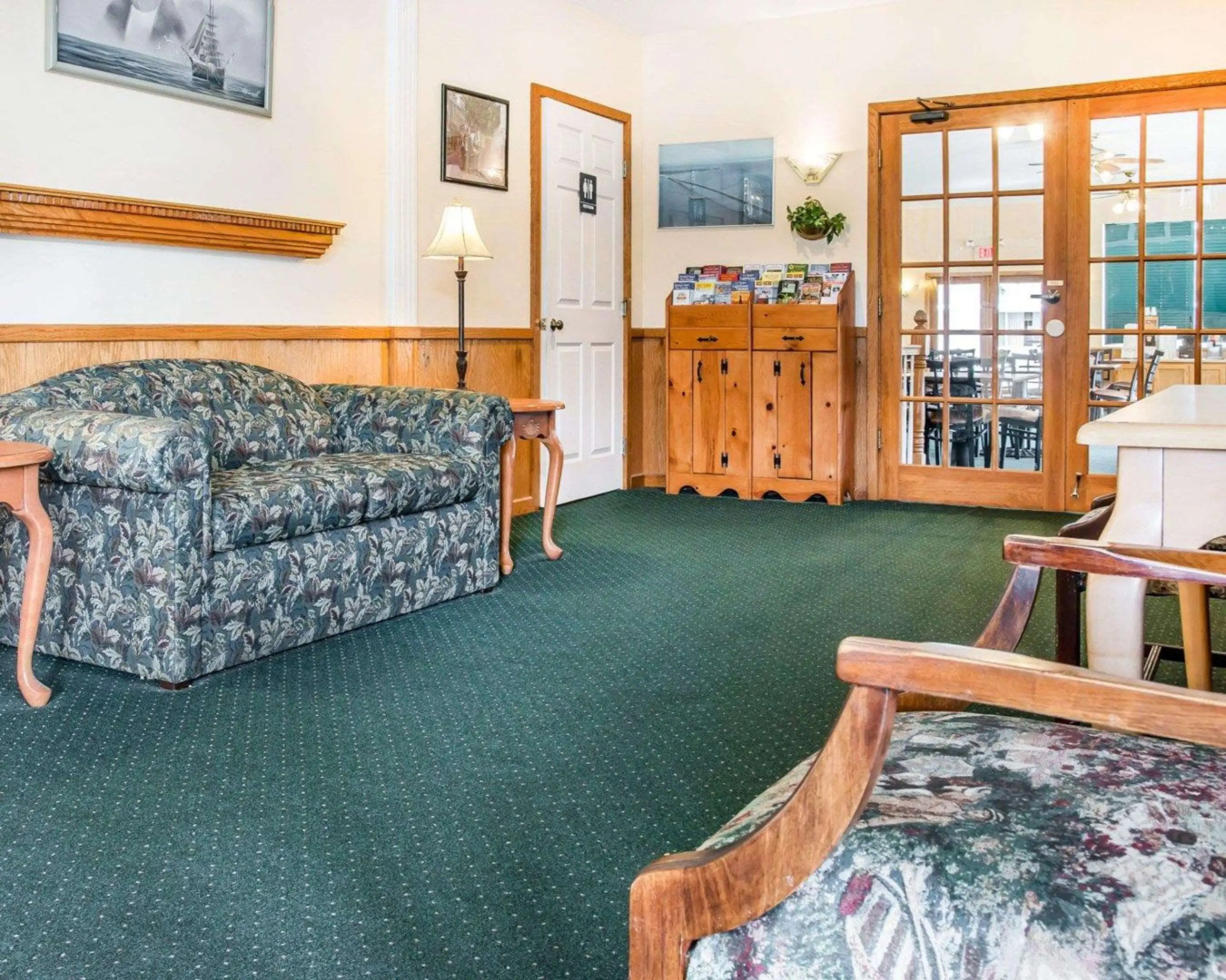 Quality Inn & Suites Mackinaw City Beachfront