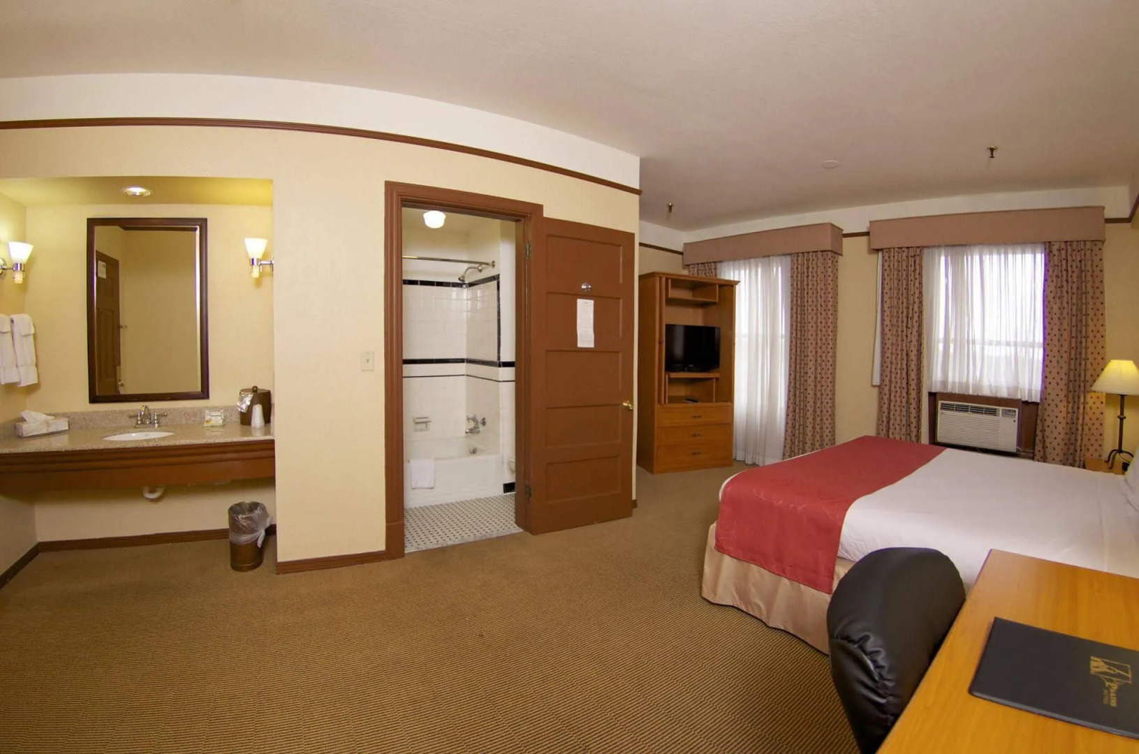 Historic Plains Hotel