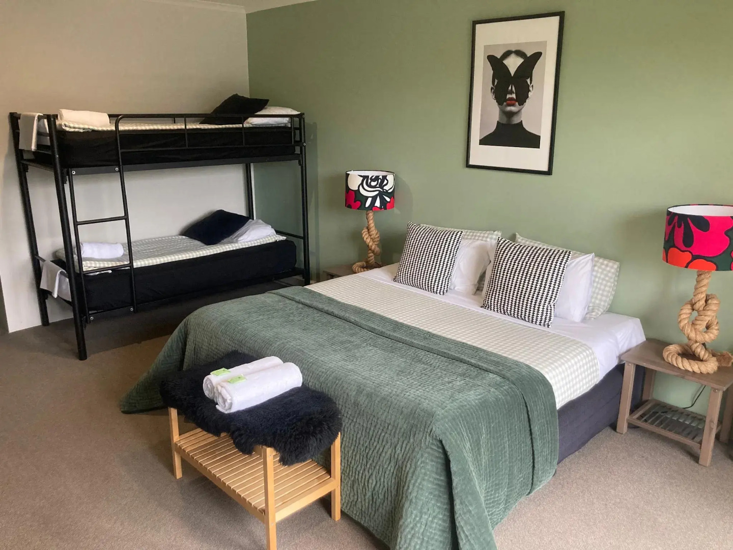 Sow and Piglets Guesthouse - Hostel