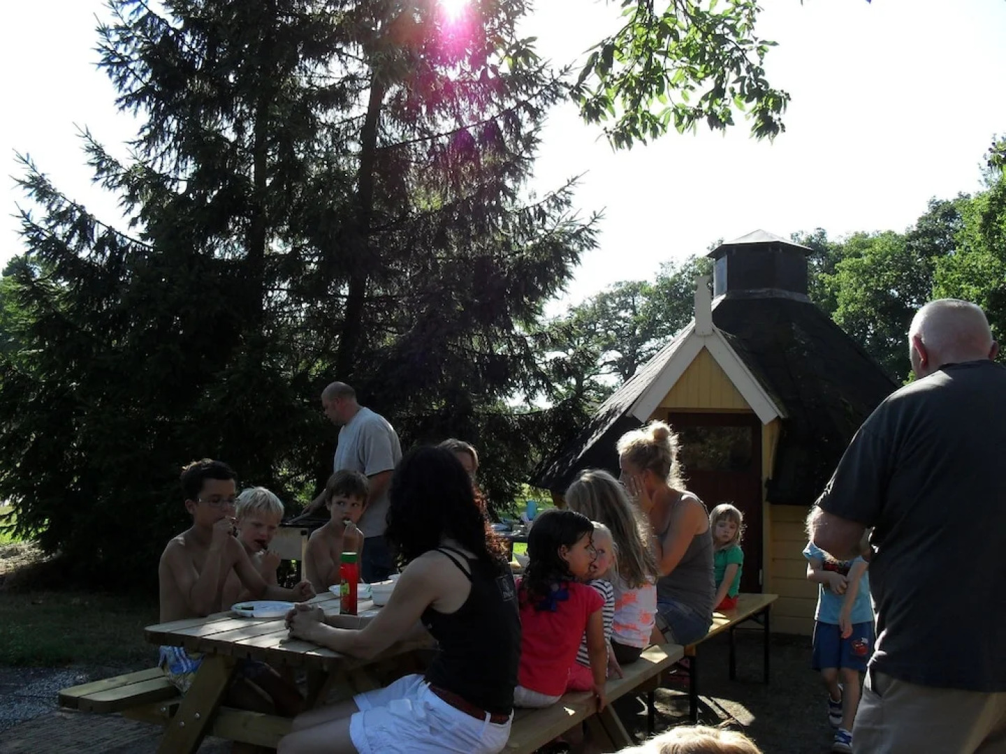 Cozy Holiday Home With two Bathrooms, Close to the Forest