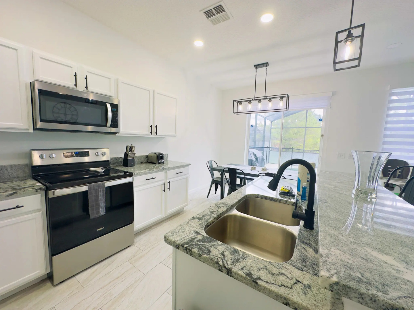 Luxury 4Bd Home Near Disney w/Pool (1653 PR), Davenport, US