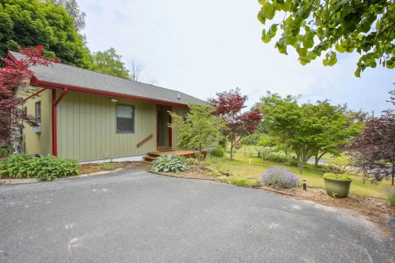 Crystal Lake Vacation Rental, 3 Mi to Betsie River