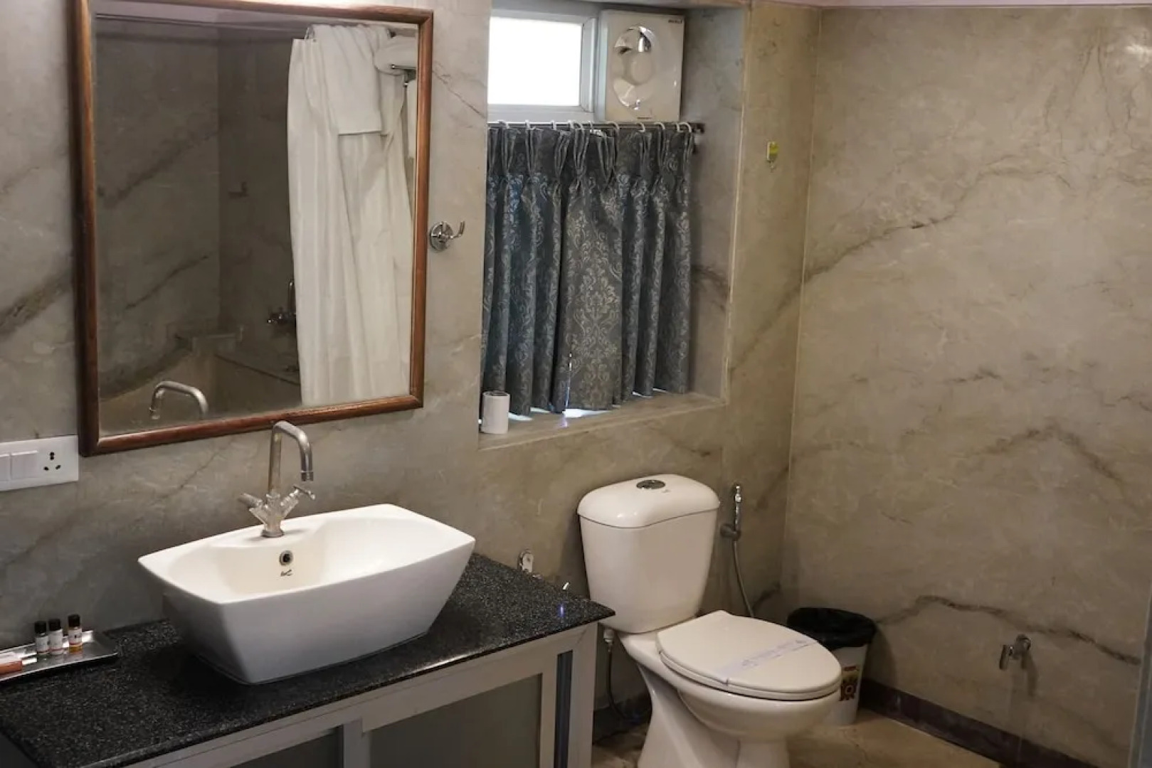 Village Machaan Resort