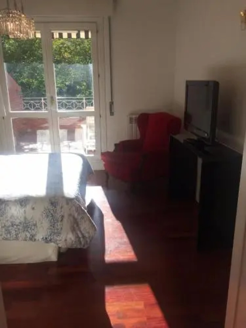 Apartamento con Jardín