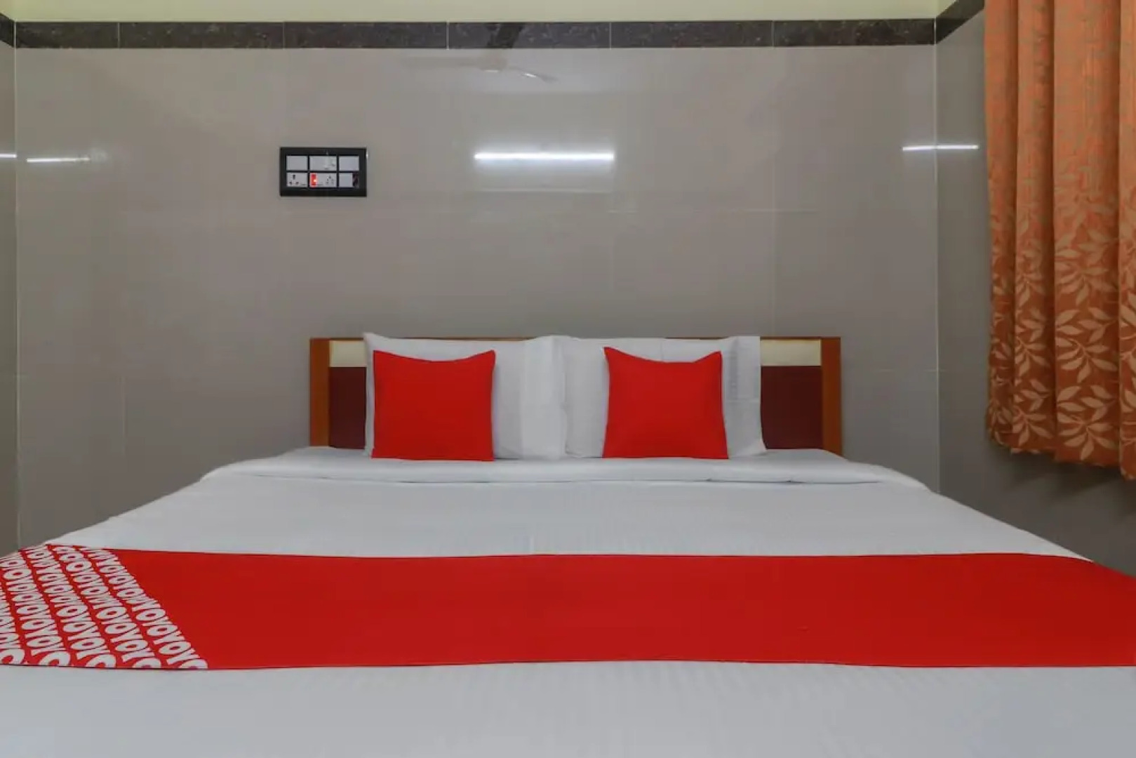 SPOT ON 49005 Raja Lodge