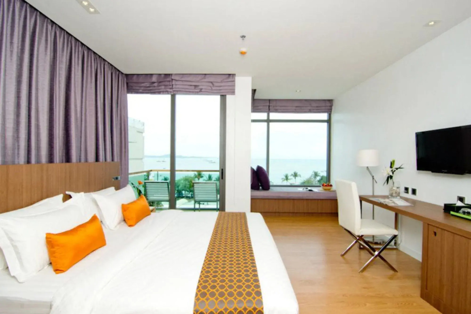 Seven Zea Chic Hotel