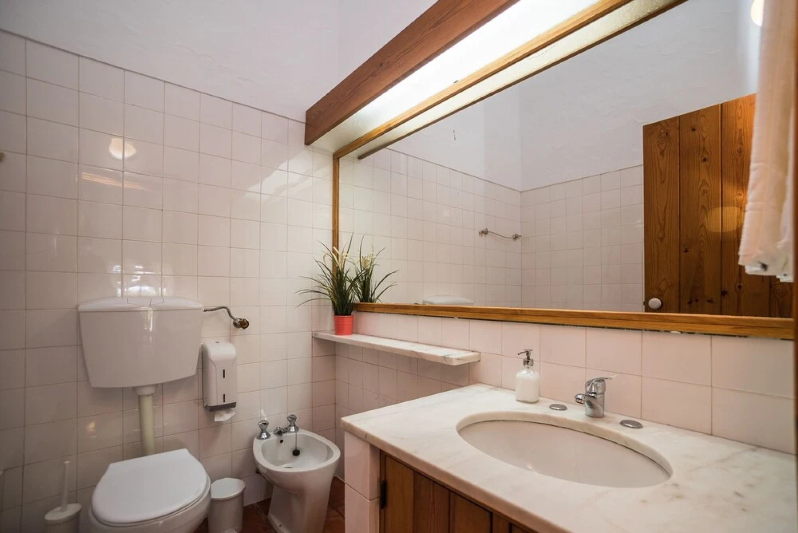 Ericeira Villa Surf Camp Hostel