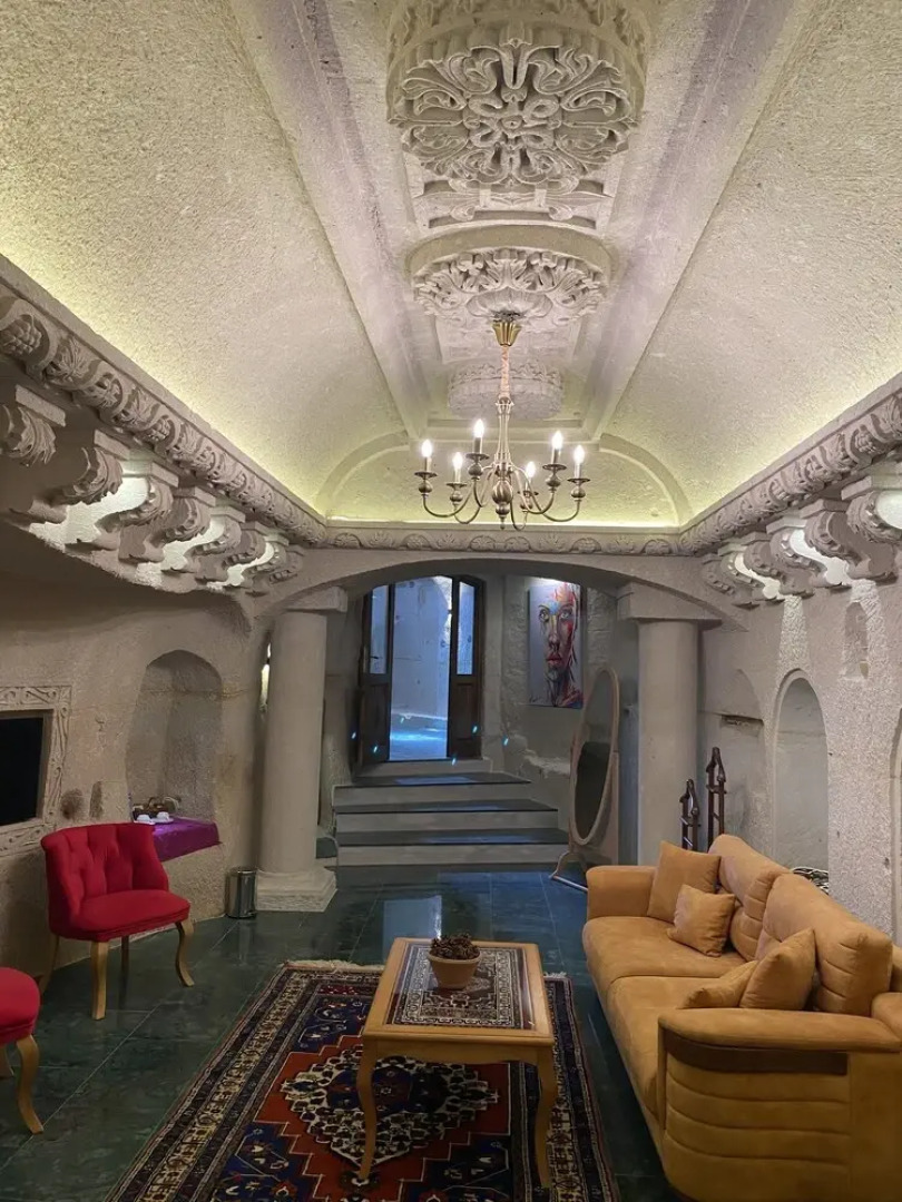 Abu Hayat Cave Suites