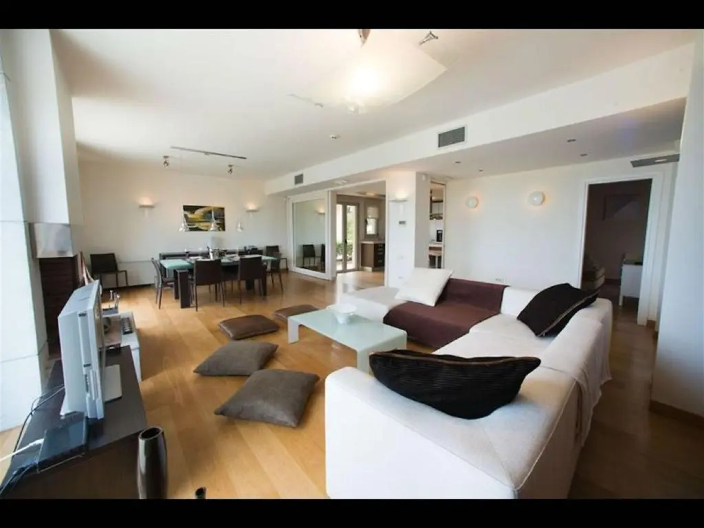 Luxury Villa Beachfront 5 Bedrooms 10-12 Persons