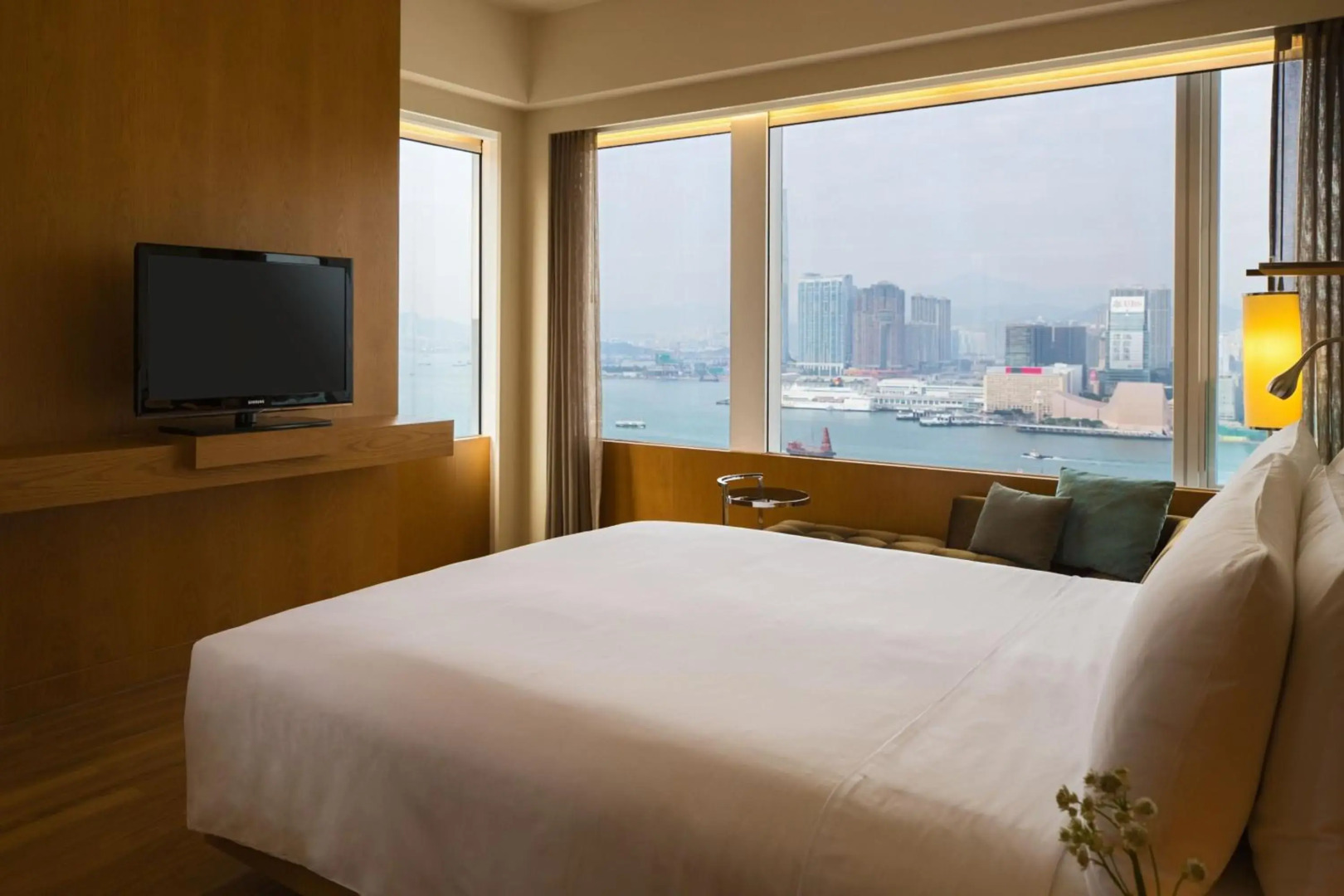 Renaissance Hong Kong Harbour View Hotel