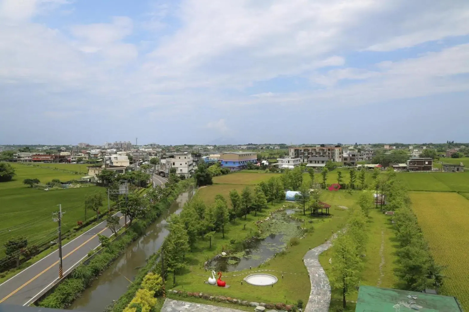 Qian Qian Riverside B&B