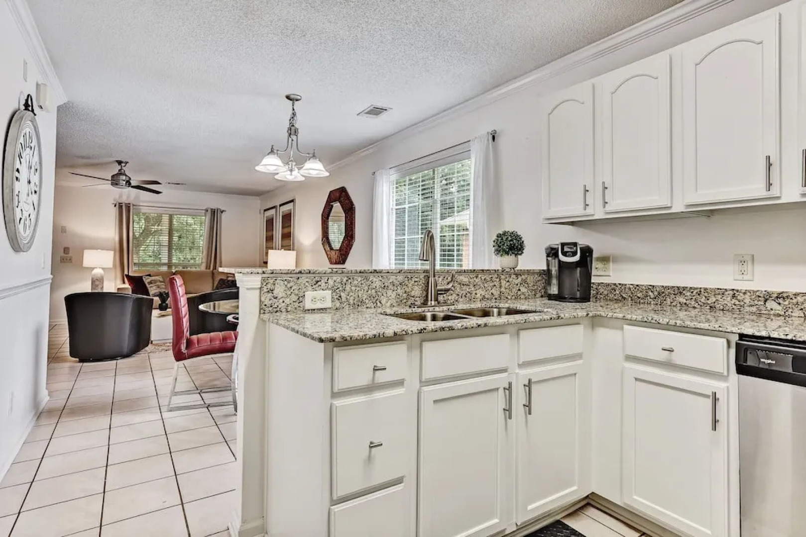 Charming Savannah Vacation Rental w/ Game Room!