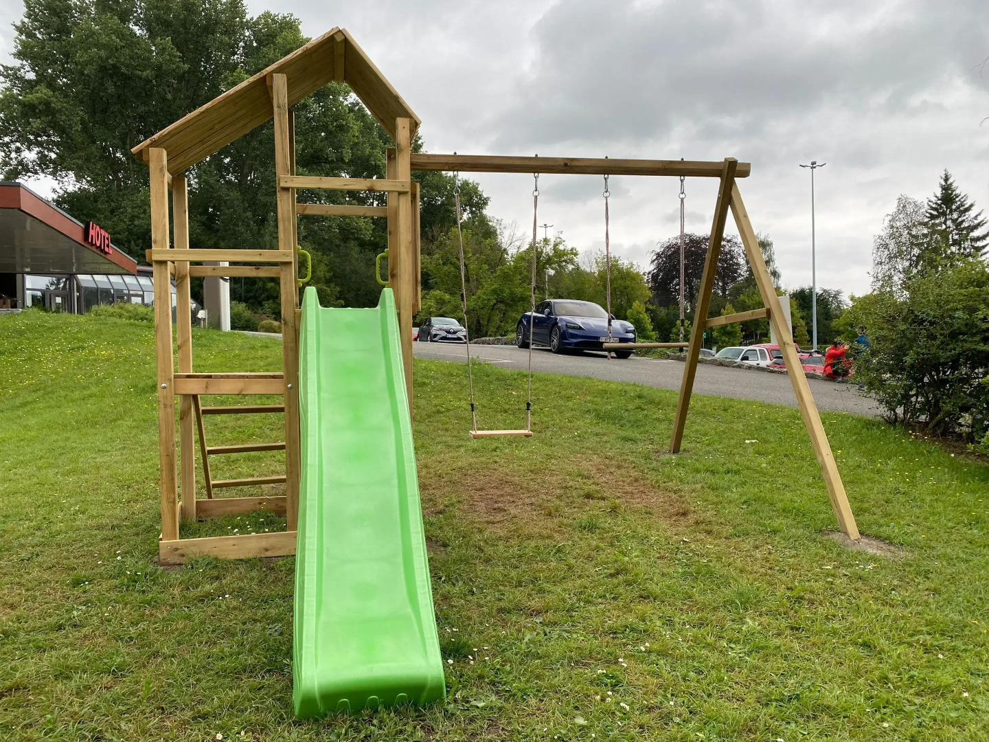 Hotel & Aparthotel Casteau Resort Mons