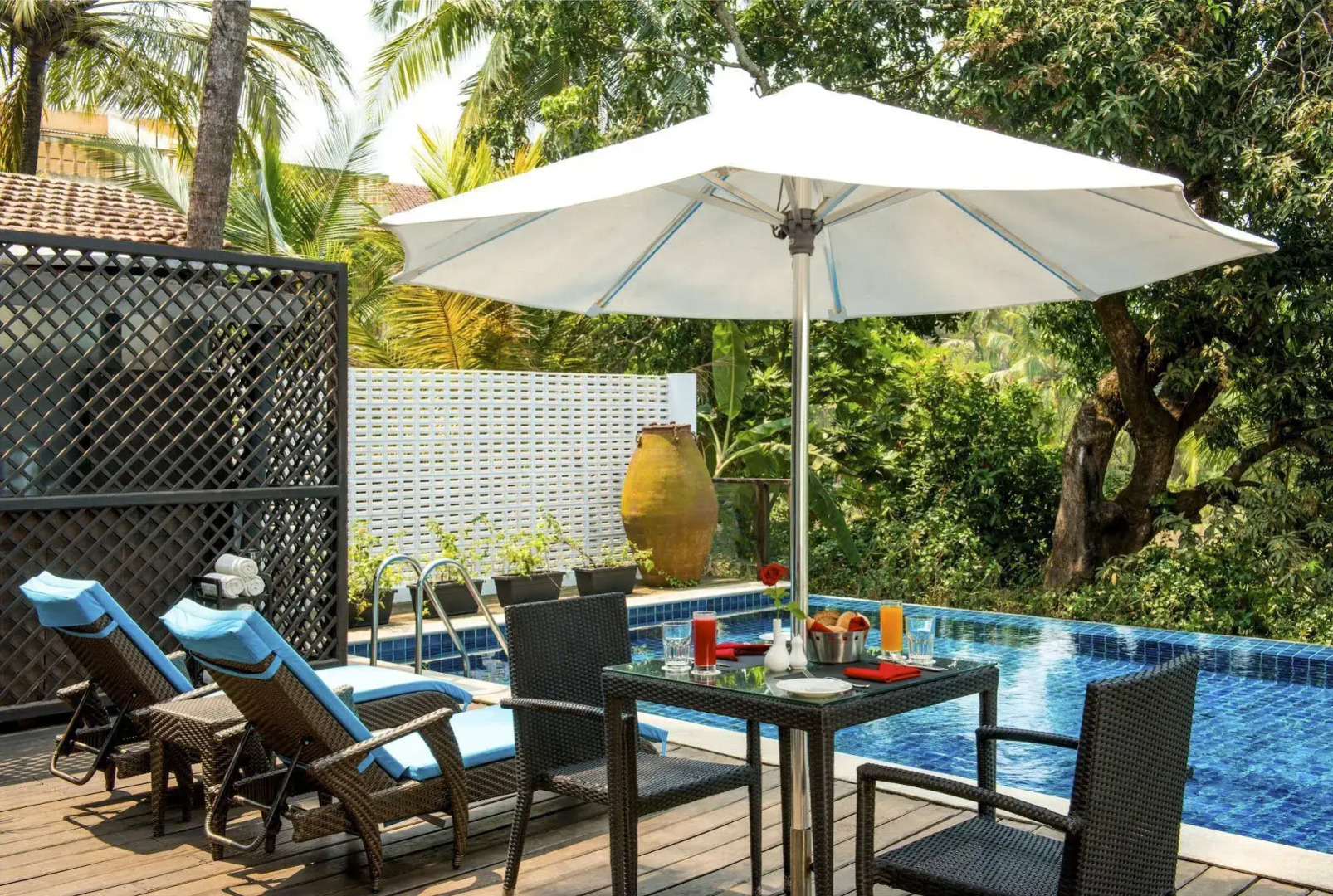 Sol De Goa by Sereno