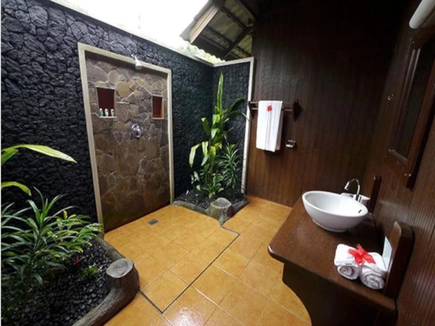 Black Sand Dive Retreat