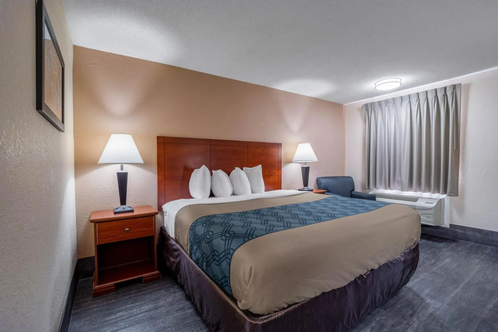 Econo Lodge Inn & Suites Cayce I-26 Airport