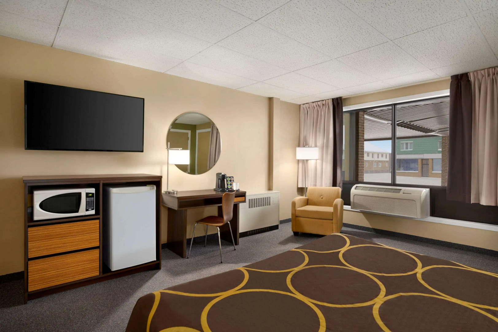 Super 8 by Wyndham Hearst ON