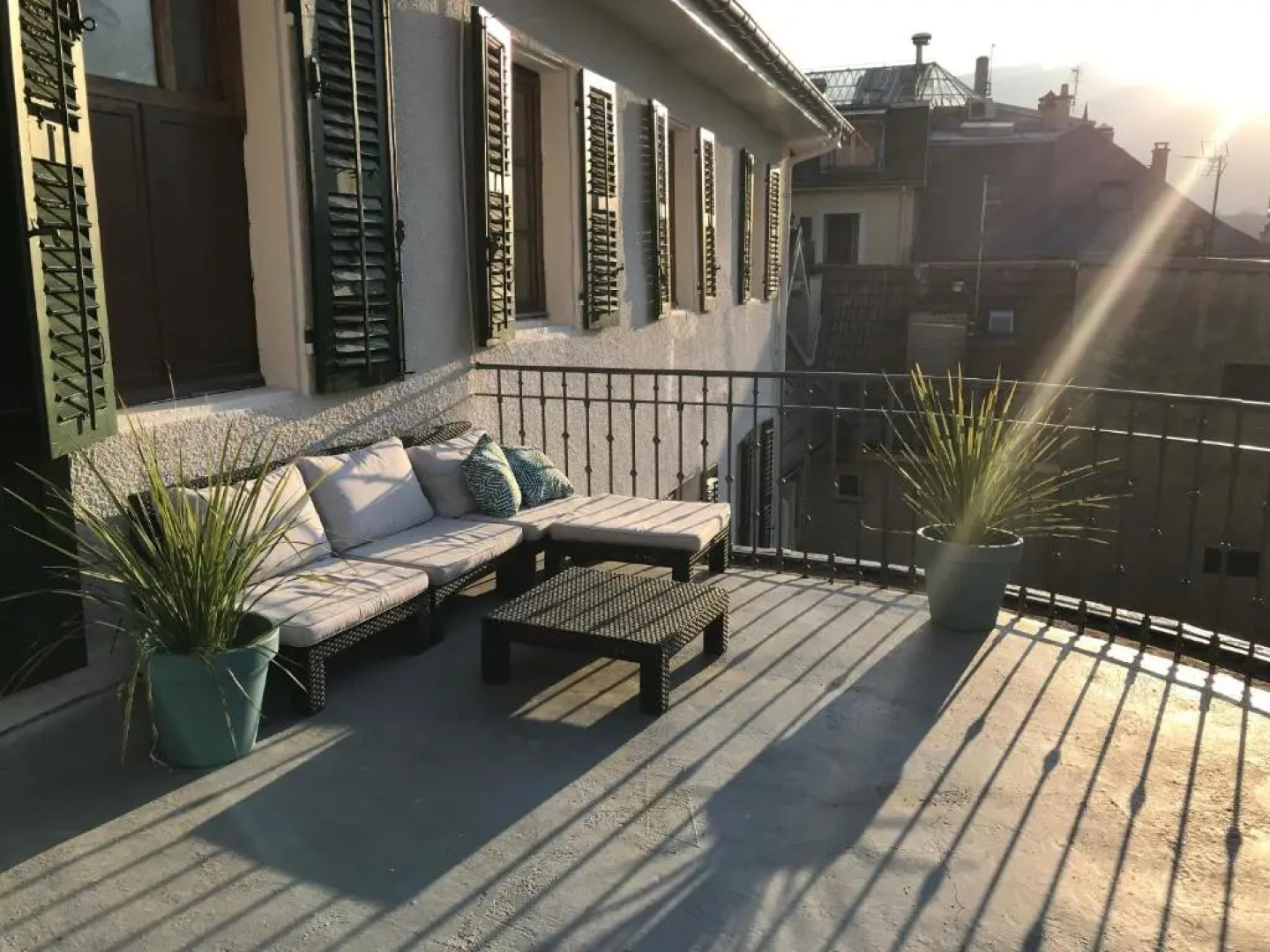 SEJOURAIXLESBAINS - Appartements Confidence hyper centre calme