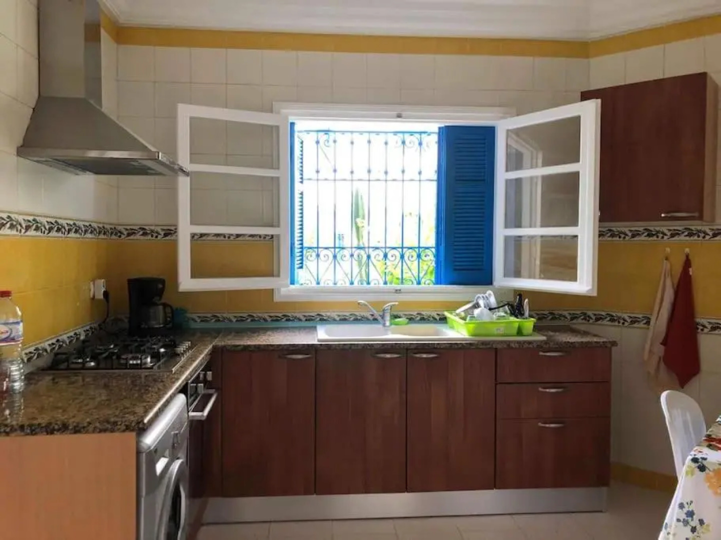 Hammamet northern border (Nabeul), 200m from sea and downtown