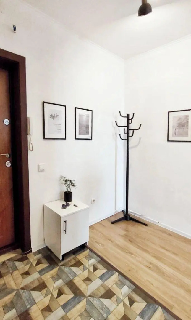 Солнечный эвкалипт на улице Крылова