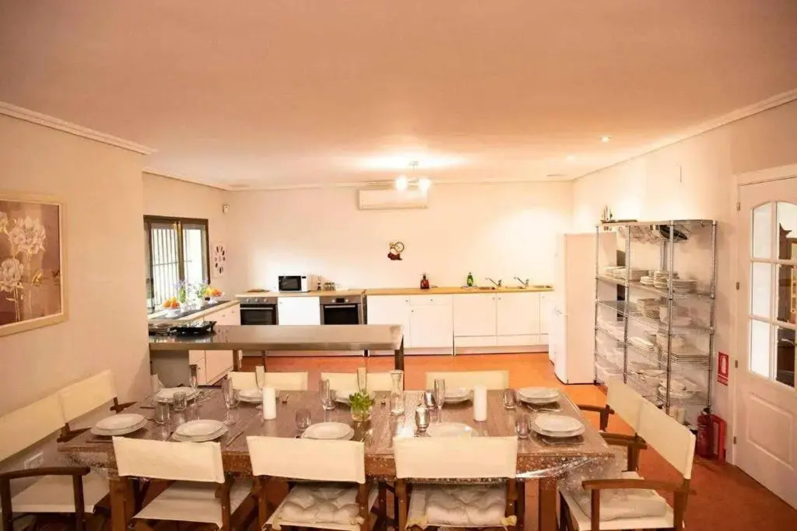 Casa Blanca de La Sierra hasta 24 hasta personas con Piscina Salina y Bbq