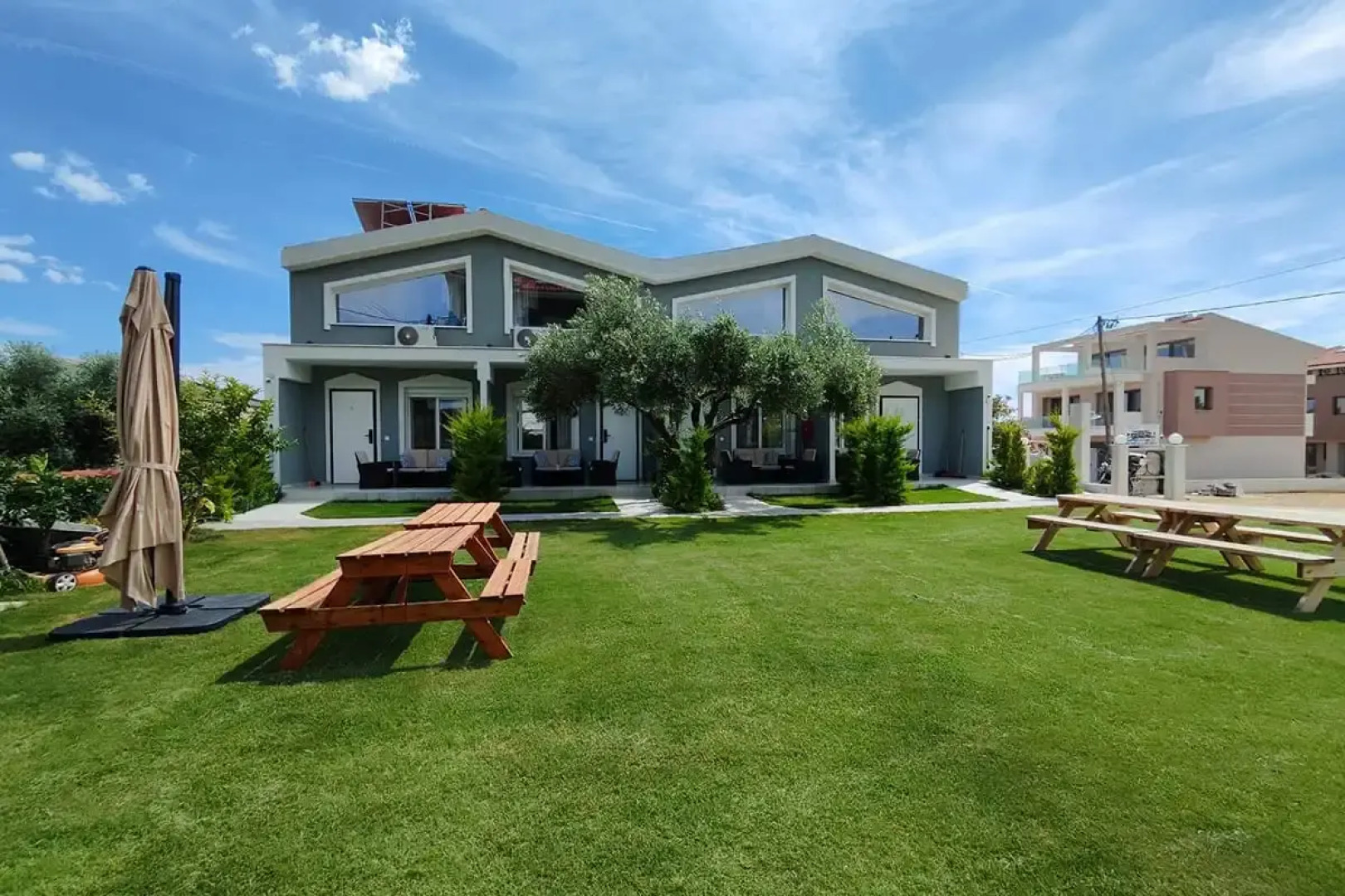 The House of The Roses