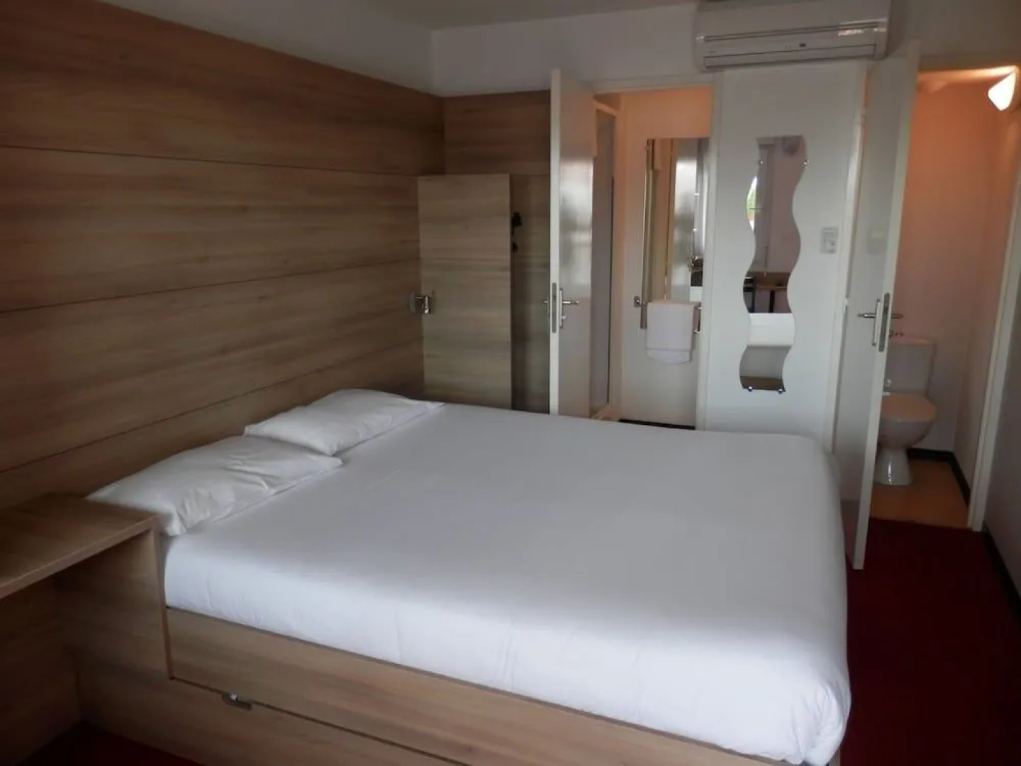 Ever Route 64 Brit Hotel Tarbes Ibos