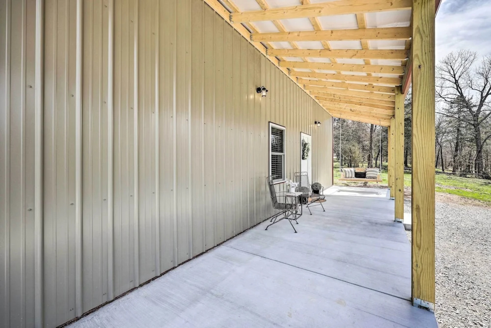 Eureka Springs Area Home w/ Porch, Grill!