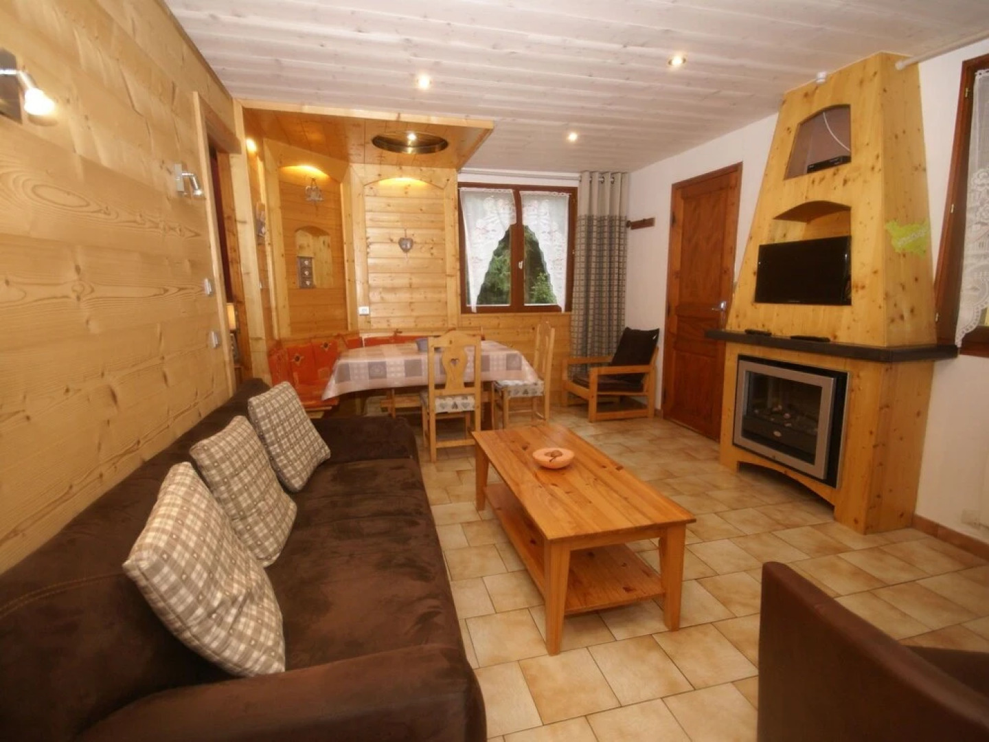 Wooden Chalet, Skiing in the Winter Season