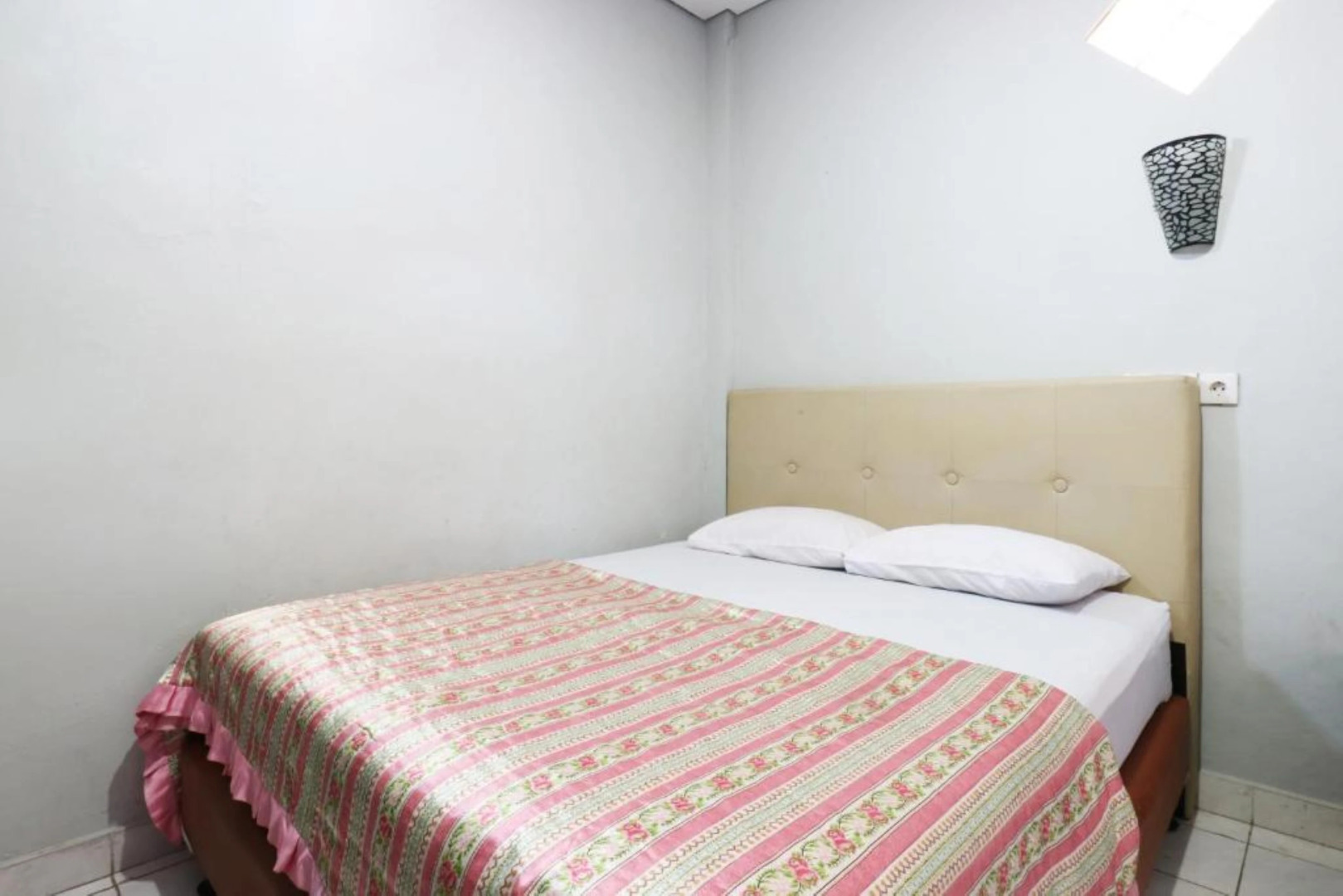 Taman Mekar Beach Inn By Zuzu