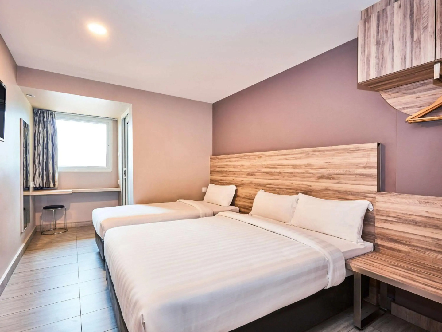 Ibis Budget Singapore Crystal