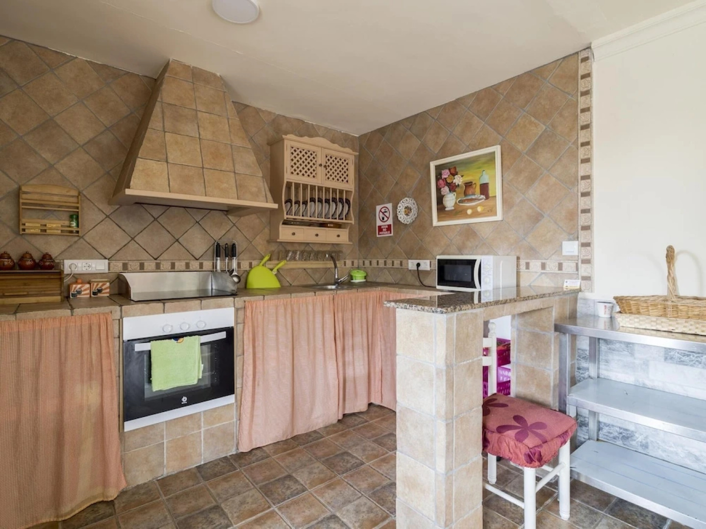 Modern Holiday Home in Garrobillo With Private Swimming Pool