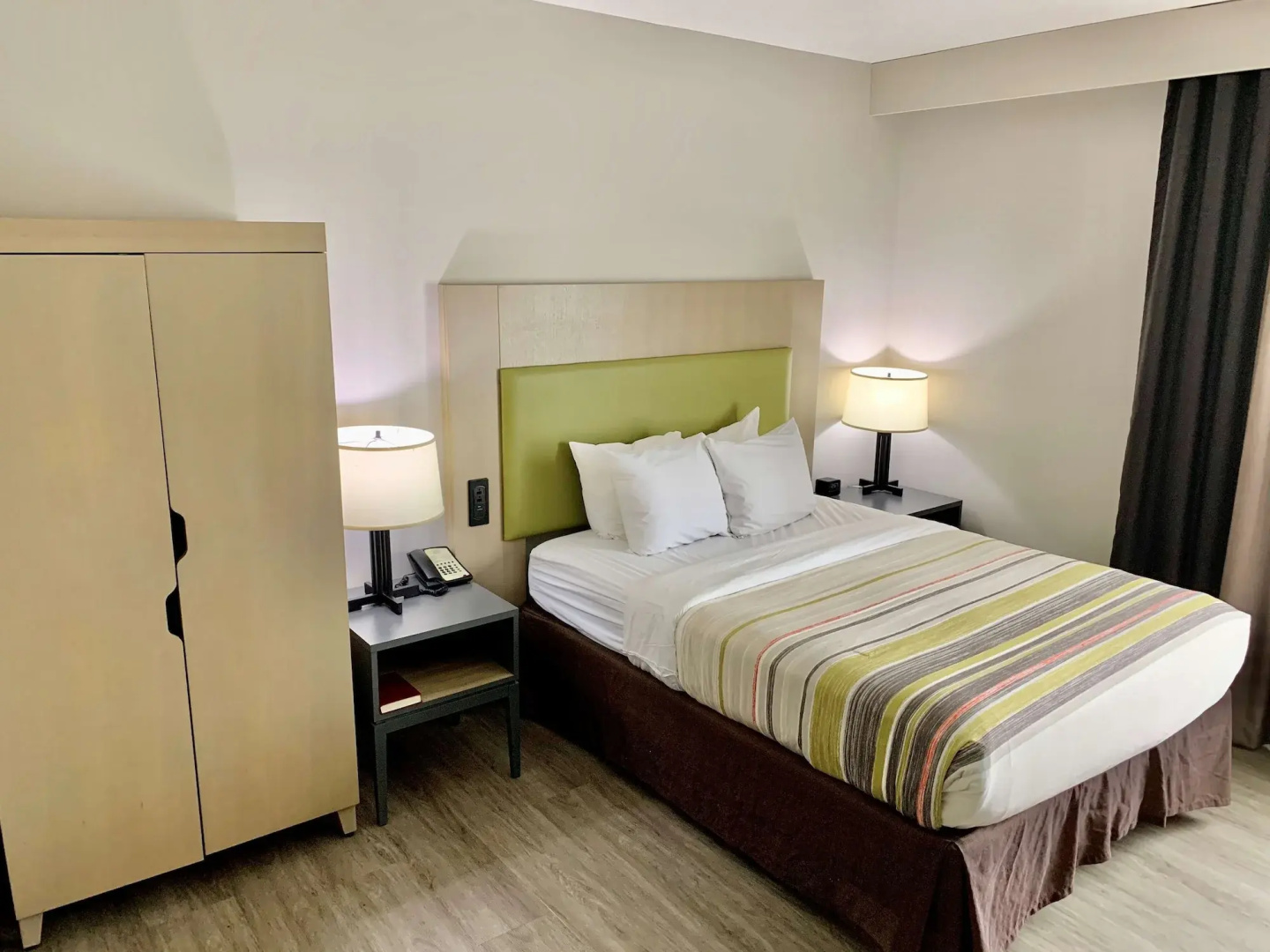 Country Inn & Suites by Radisson, Sandusky South, OH
