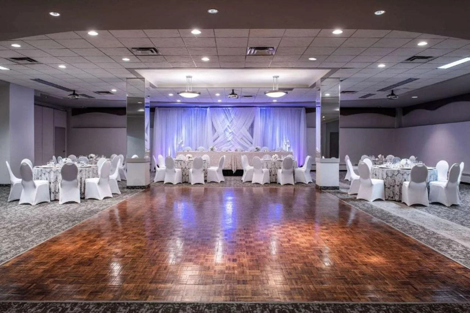 Clarion Hotel & Suites