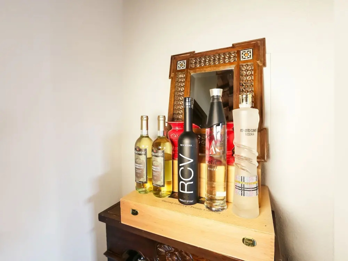 Lavish Holiday Home in Pella with Jacuzzi