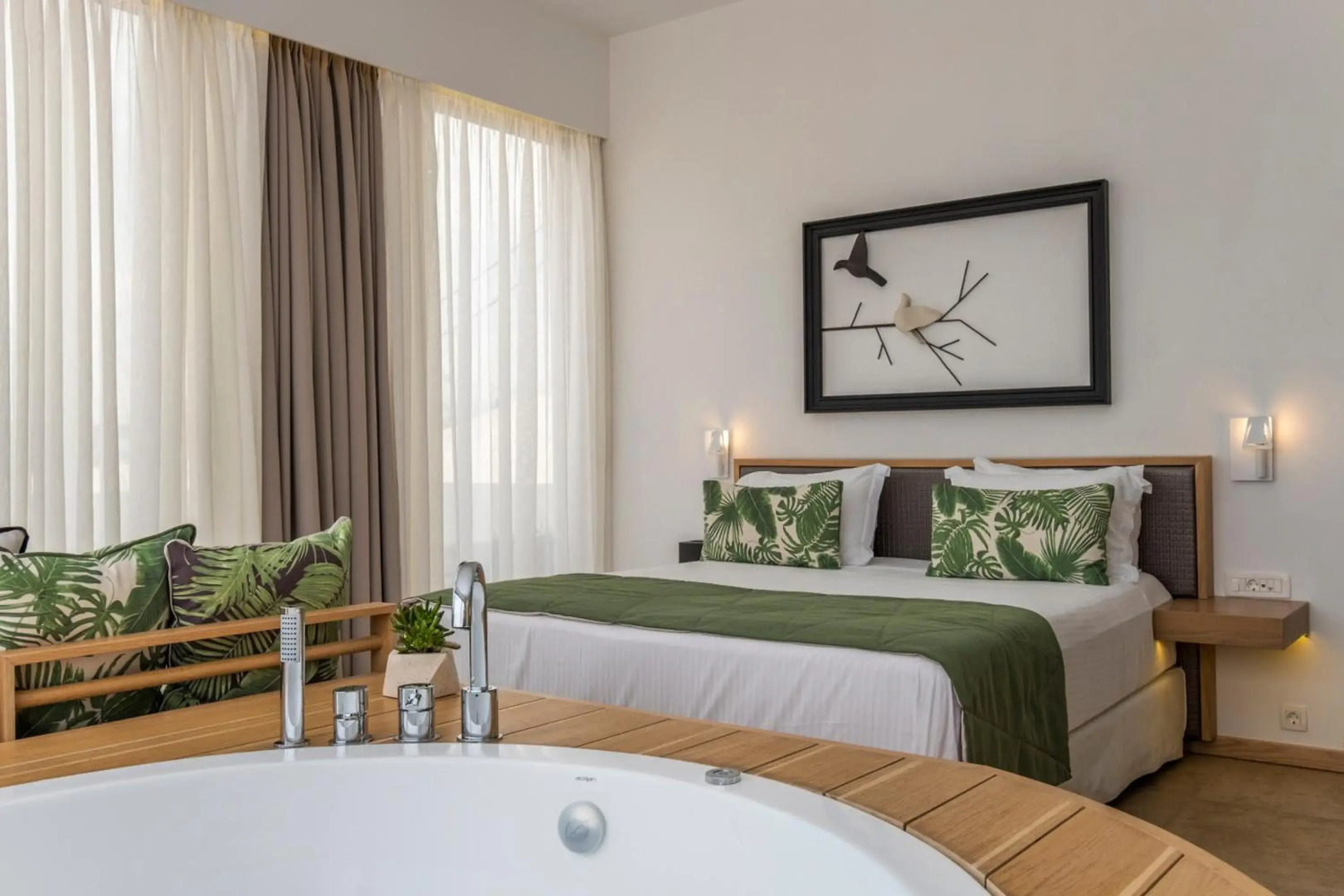 Kalamaki Luxury Suites