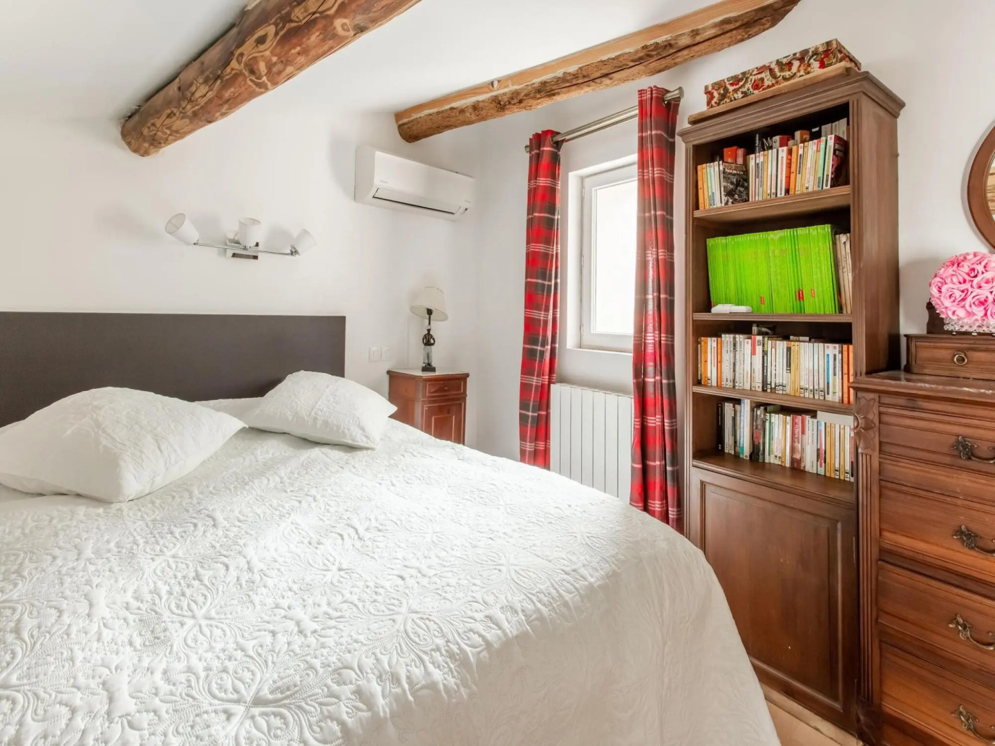 Tranquil holiday home in Cébazan with private pool