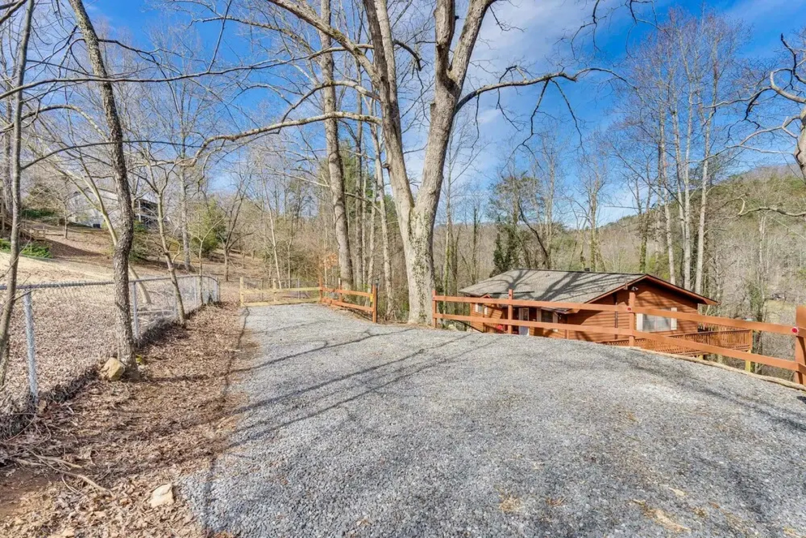 Pet-friendly Hiawassee Cabin w/ Lake Views & Sauna