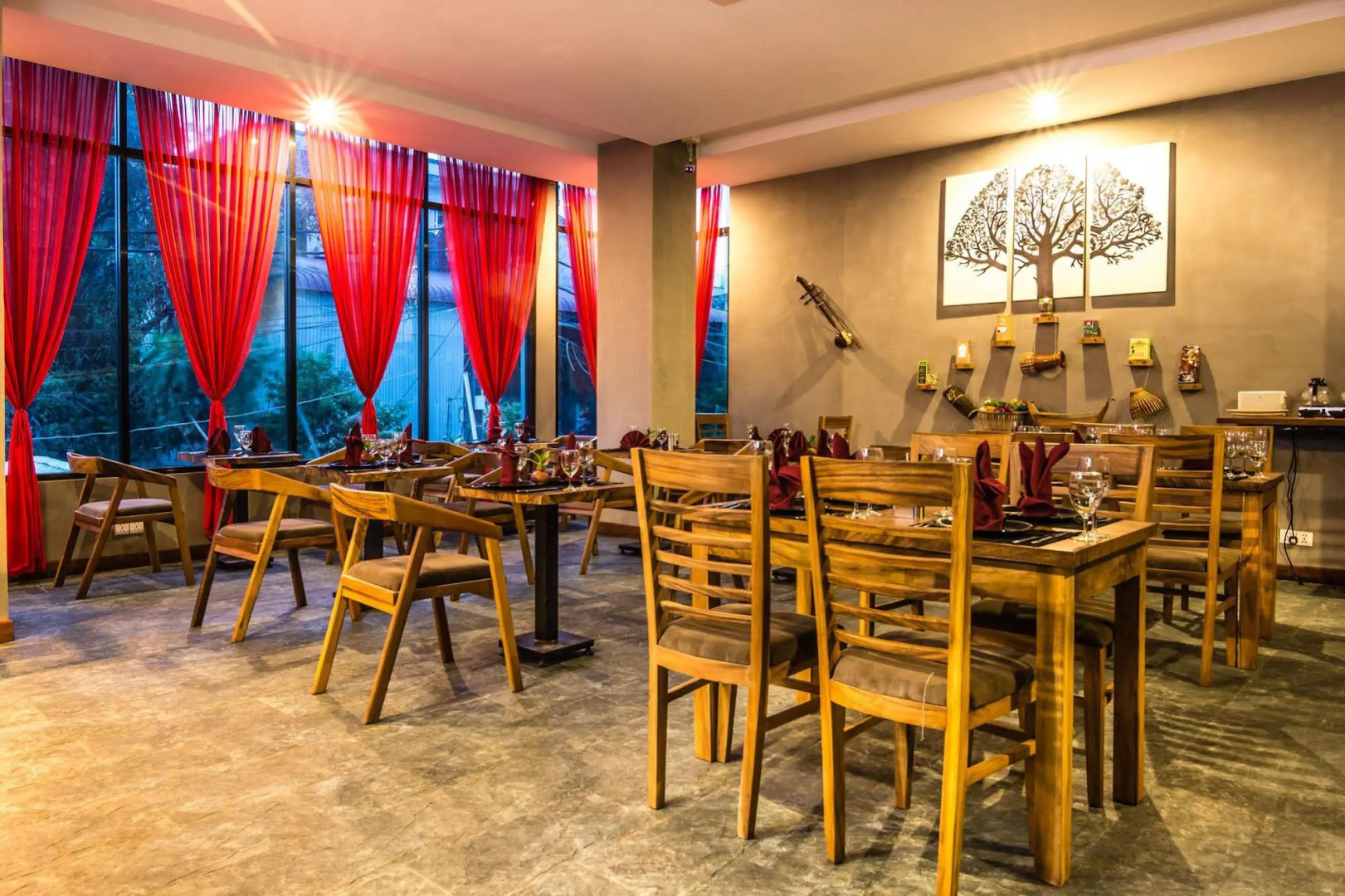 Diamond Palace Resort & Sky Bar