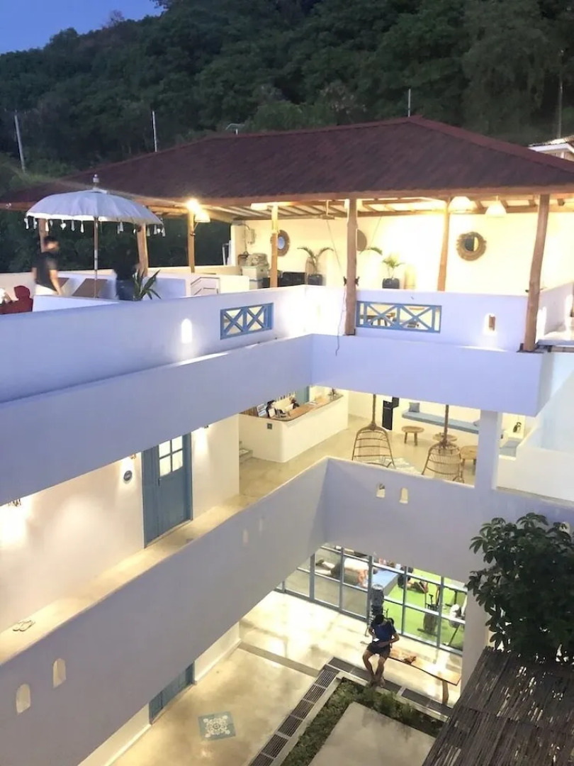 Seaesta Komodo Hotel & Hostel