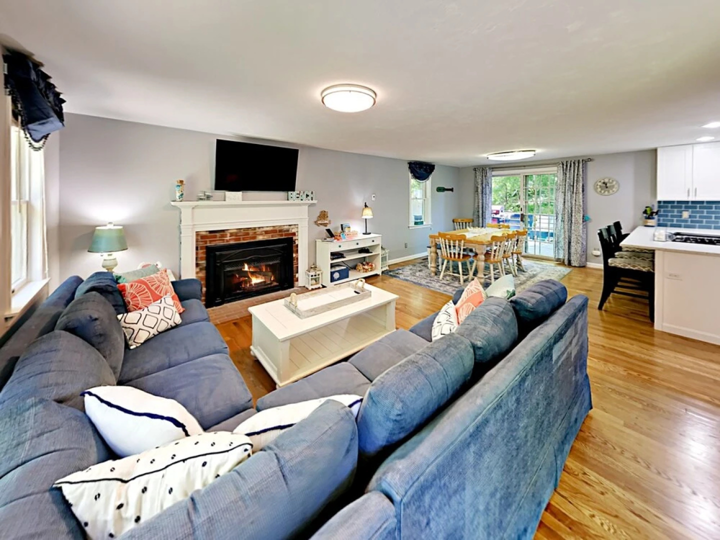 75 Lake St Home 3 Bedrooms 2 Bathrooms Home