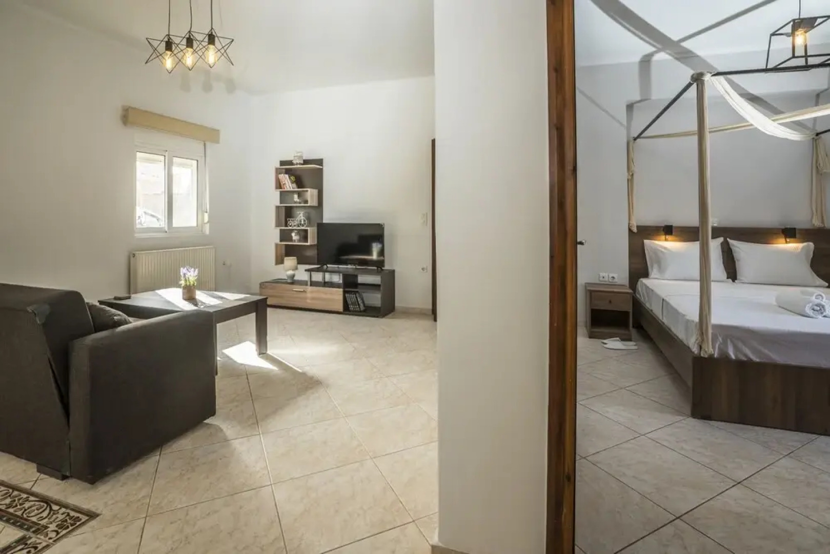 Deluxe Sunny Apartments