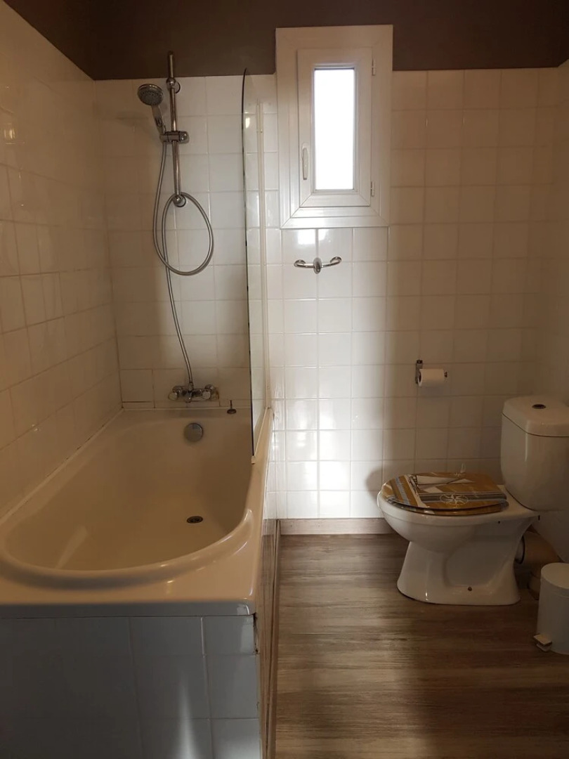 A L'ombre Du Clocher