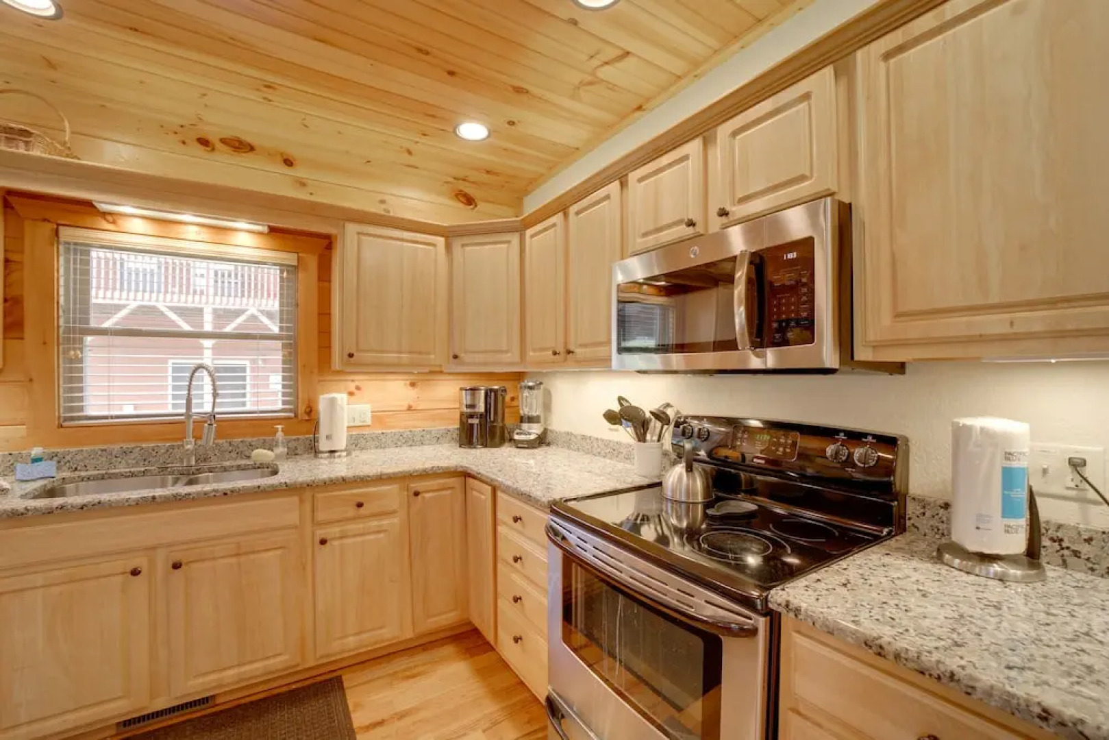 Maggie Valley Cabin w/ Private Hot Tub & Game Room