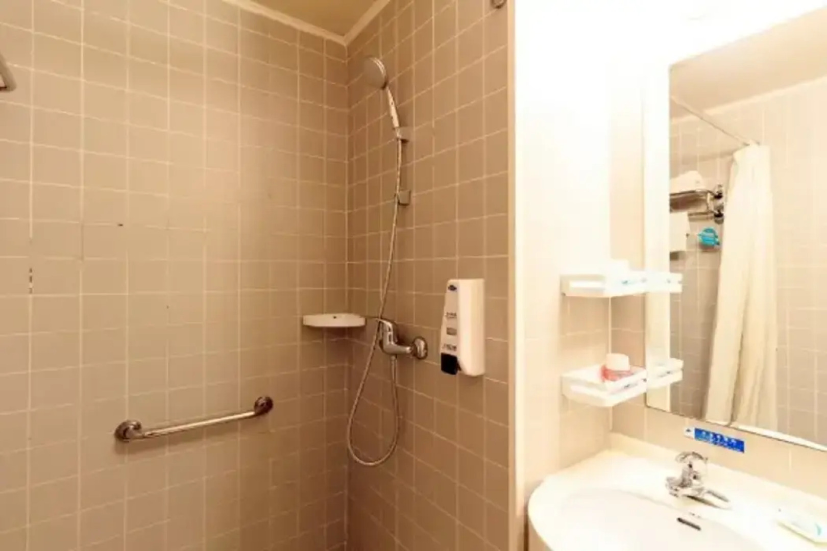 Jinjiang Inn Xinxiang Train Station